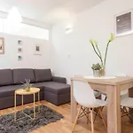 Apartment Mikula Makarska
